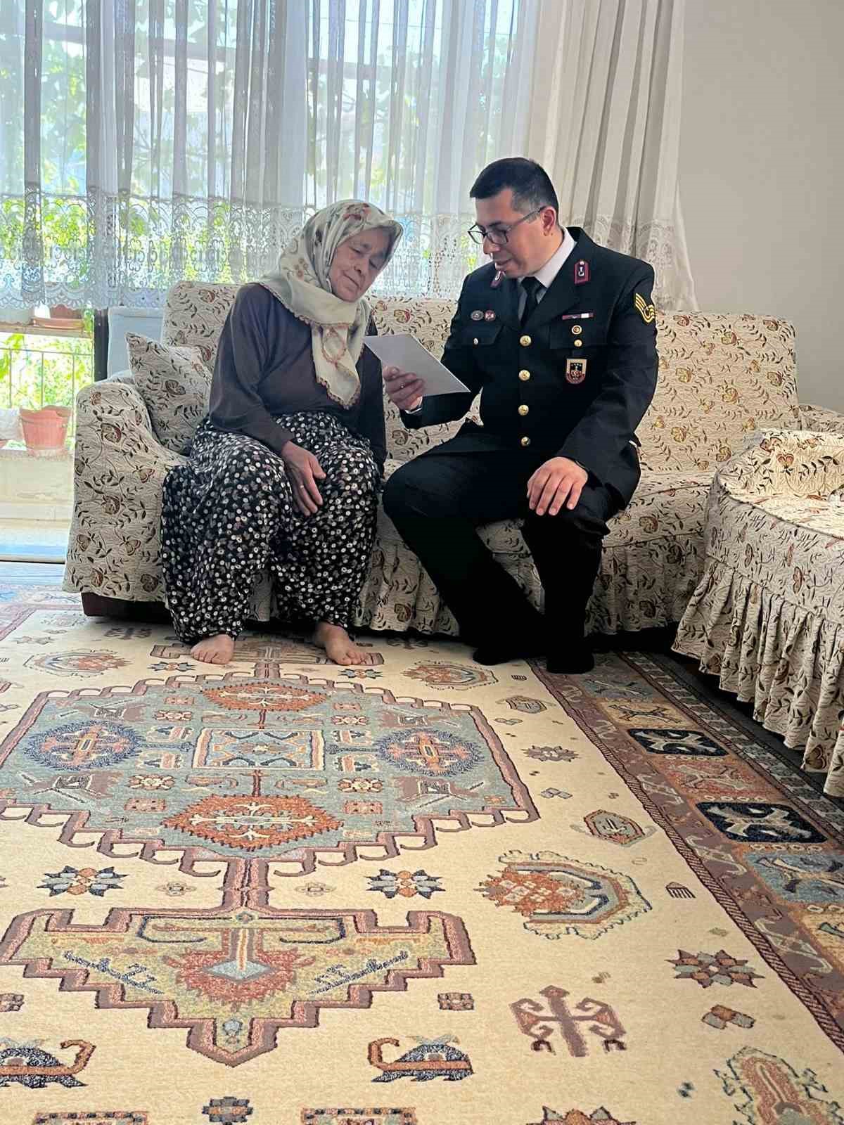 Aydın jandarması, bayramda şehit ailelerini ve gazileri unutmadı