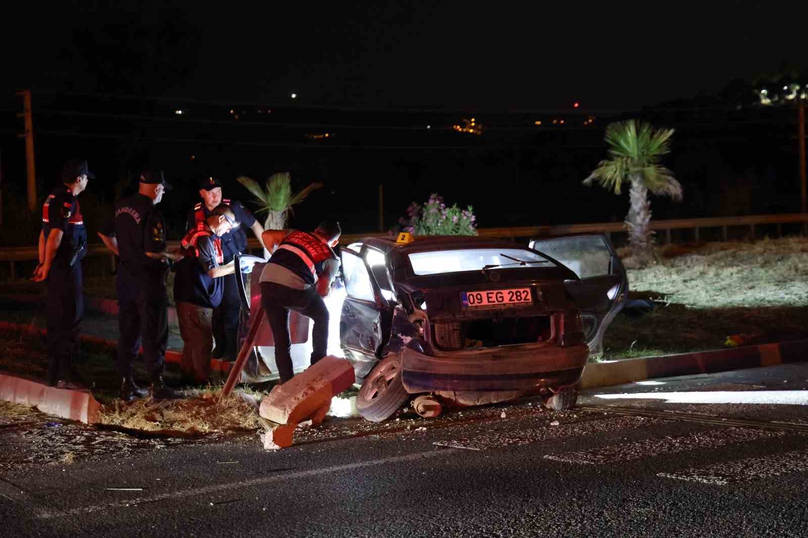 Aydın’da feci kaza... İki otomobil çarpıştı: 2 ölü, 3 yaralı