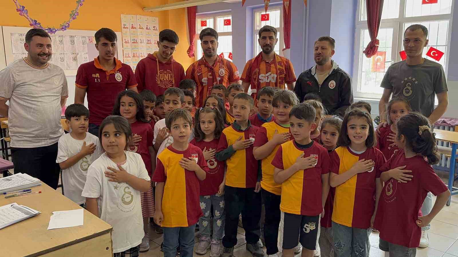 Ultraslan Tatvan’dan minik taraftarlara forma sürprizi