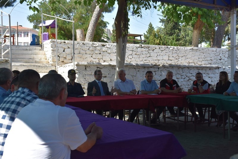Salihli Kaymakamı Güldoğan, 3 mahallede talepleri dinledi
