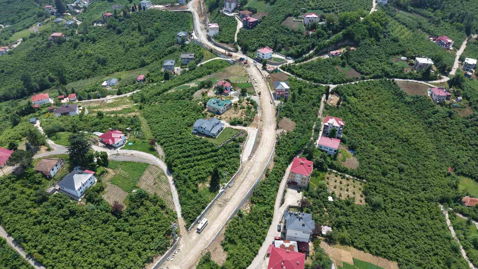 Trabzon’da 13 yıldır bitmeyen yol tepki çekiyor
