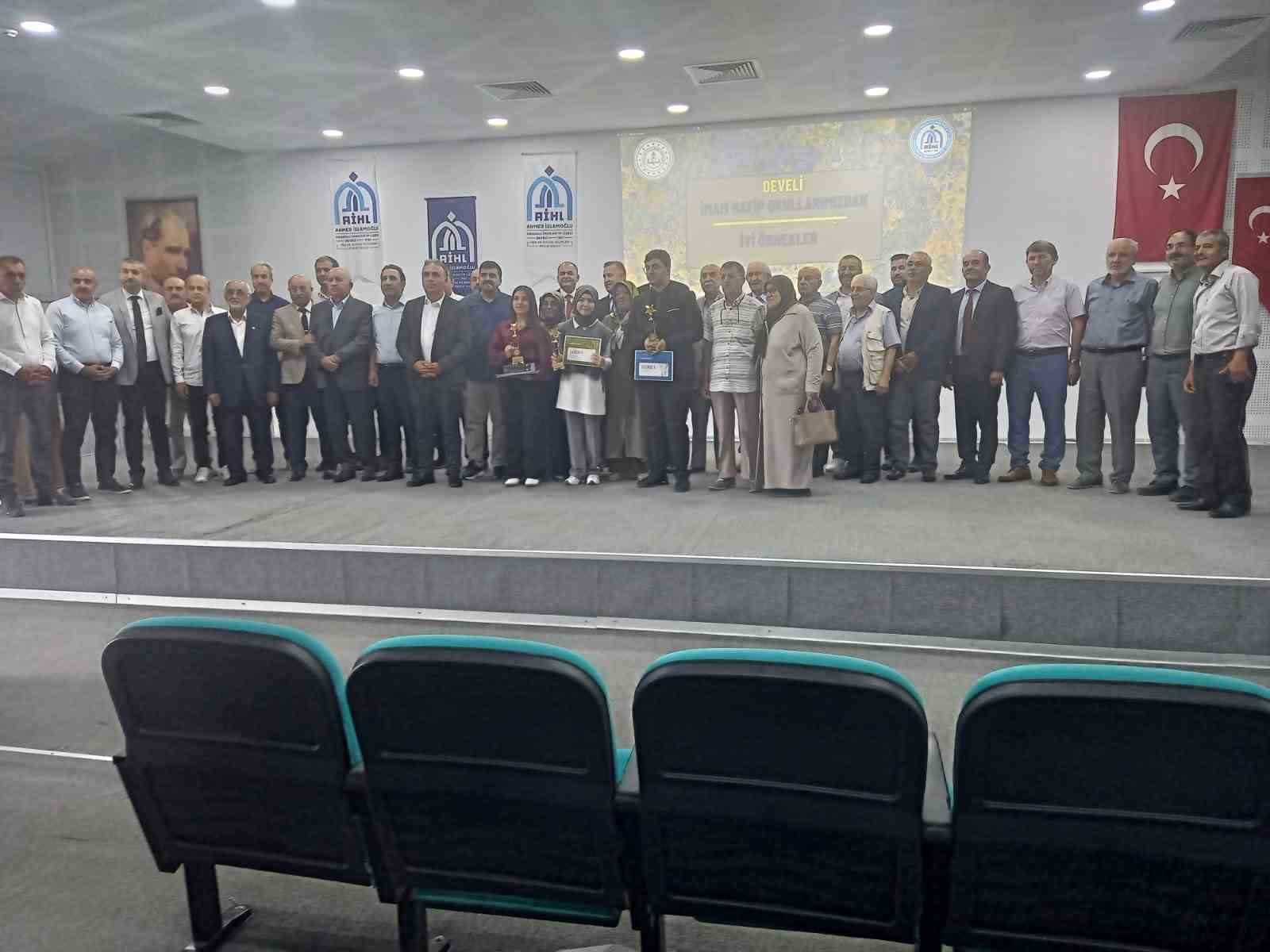 Aşık Seyrânî için ulusal düzeyde şiir yazma yarışması düzenlendi