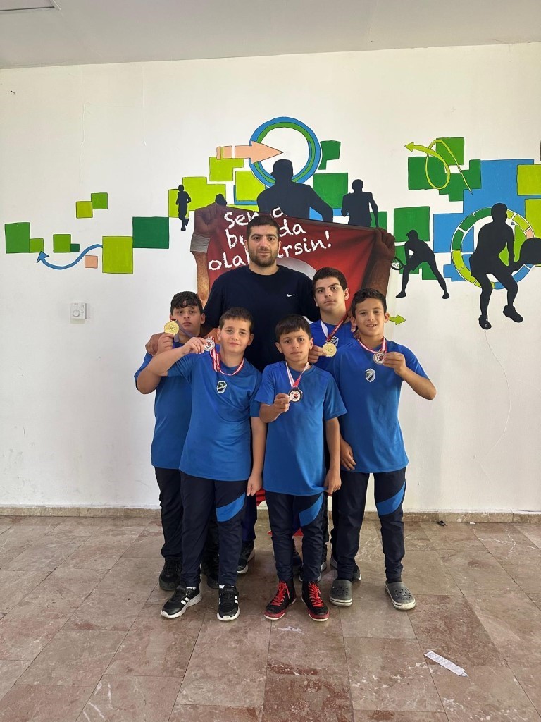 Minikler Güreş Şampiyonası’nda Kartepe’den 5 sporcu dereceye girdi