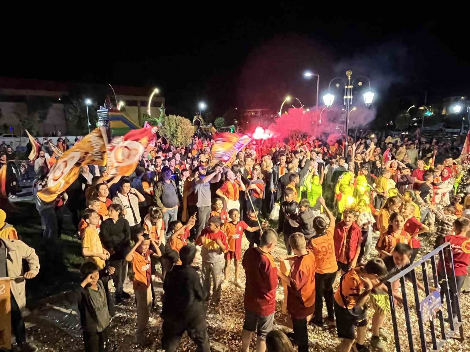 Galatasaray’ın şampiyonluğu Hayrabolu’da coşkuyla kutlandı