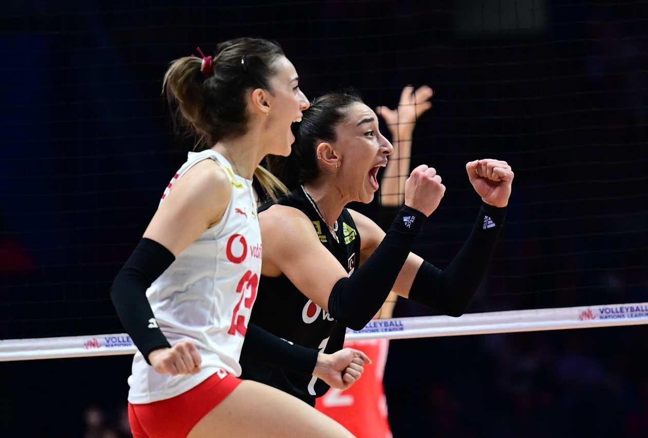 A Milli Kadın Voleybol Takımı’ndan 4’te 4