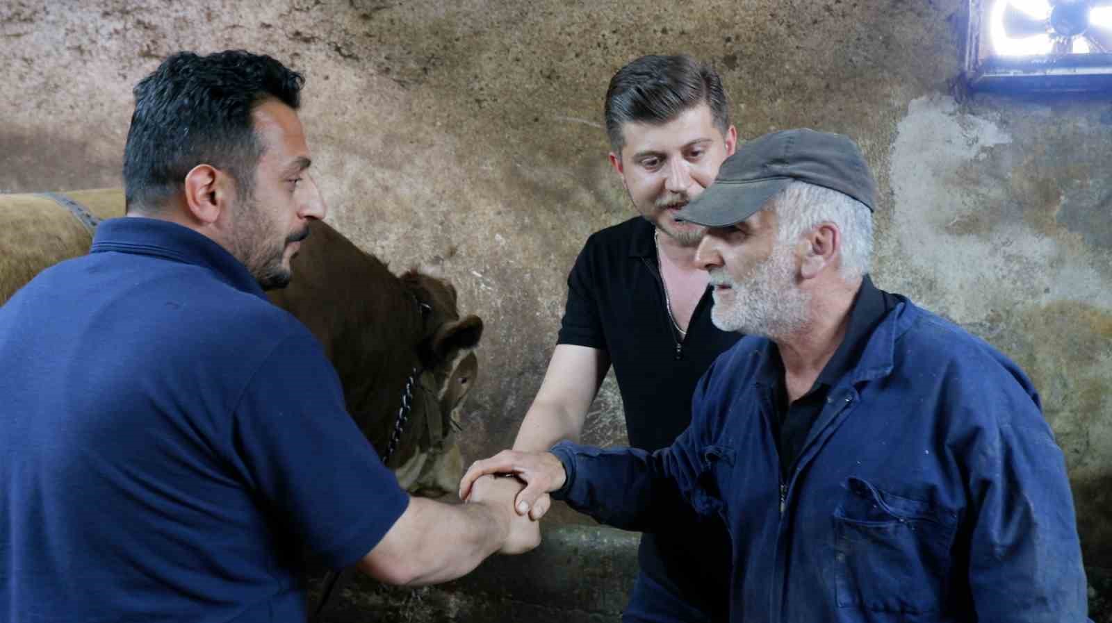 1 ton 200 kiloluk tosun 400 bin liraya satıldı
