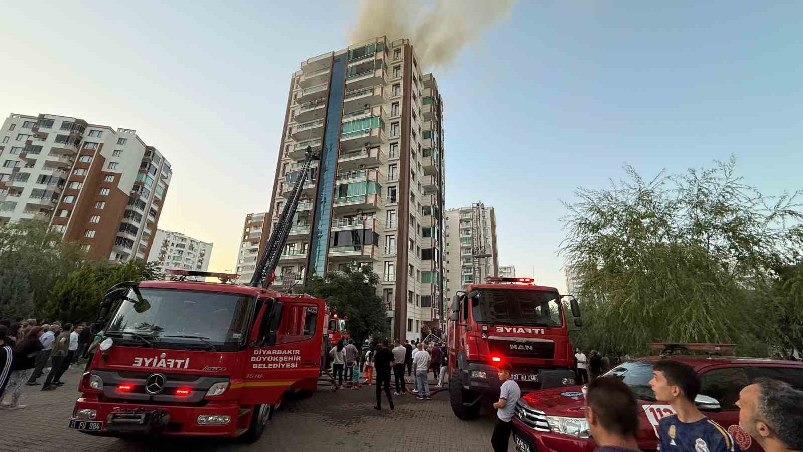 Diyarbakır’da 4 kişinin hayatını kaybettiği yangınla ilgili soruşturma başlatıldı