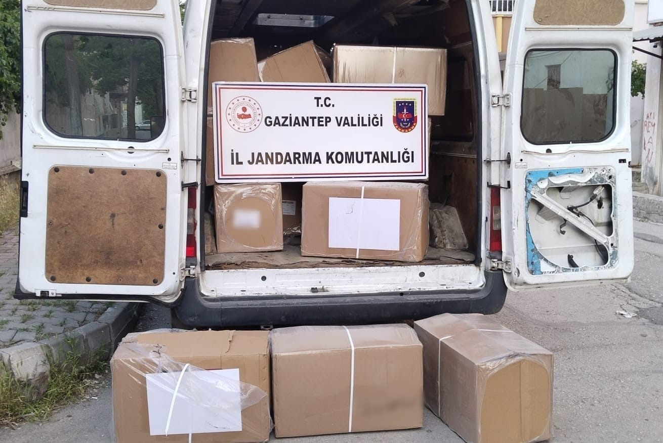 Gaziantep’te kaçakçılık ve uyuşturucu operasyonları: 12 tutuklama