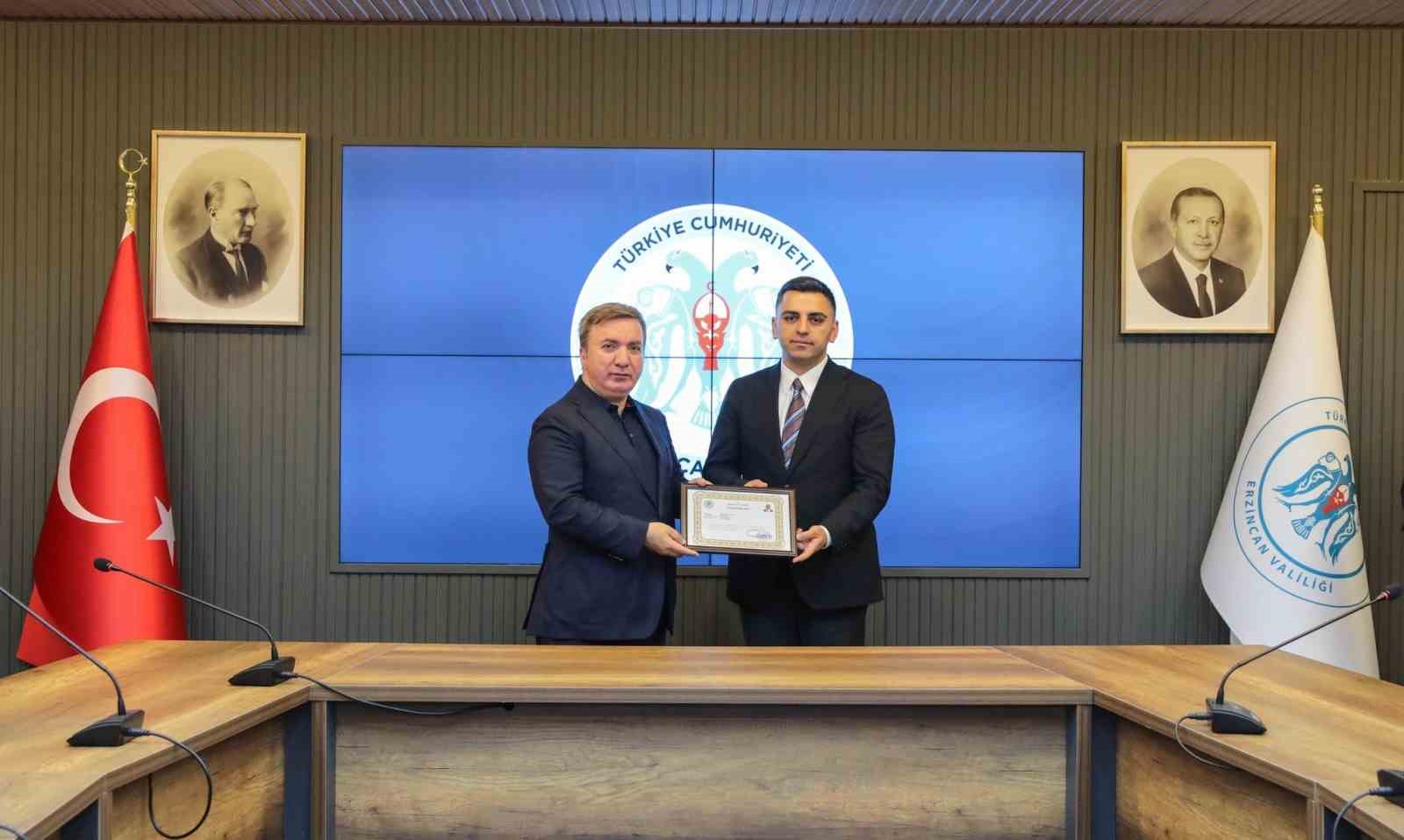 Erzincan’da başarılı birim amirlerine başarı belgesi