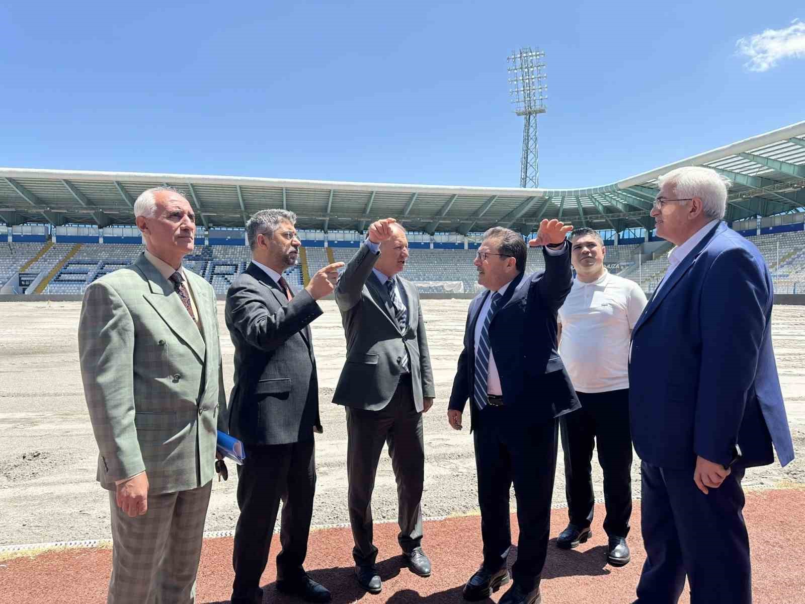 Milletvekili Altınok ve Öz, Kazımkarabekir Statı’ndaki zemin yenileme çalışmasını inceledi