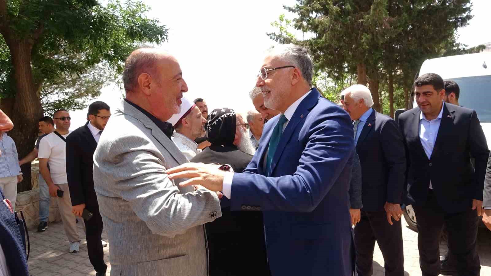 Bakan Işıkhan, Mardin’de din temsilcileri ile bir araya geldi