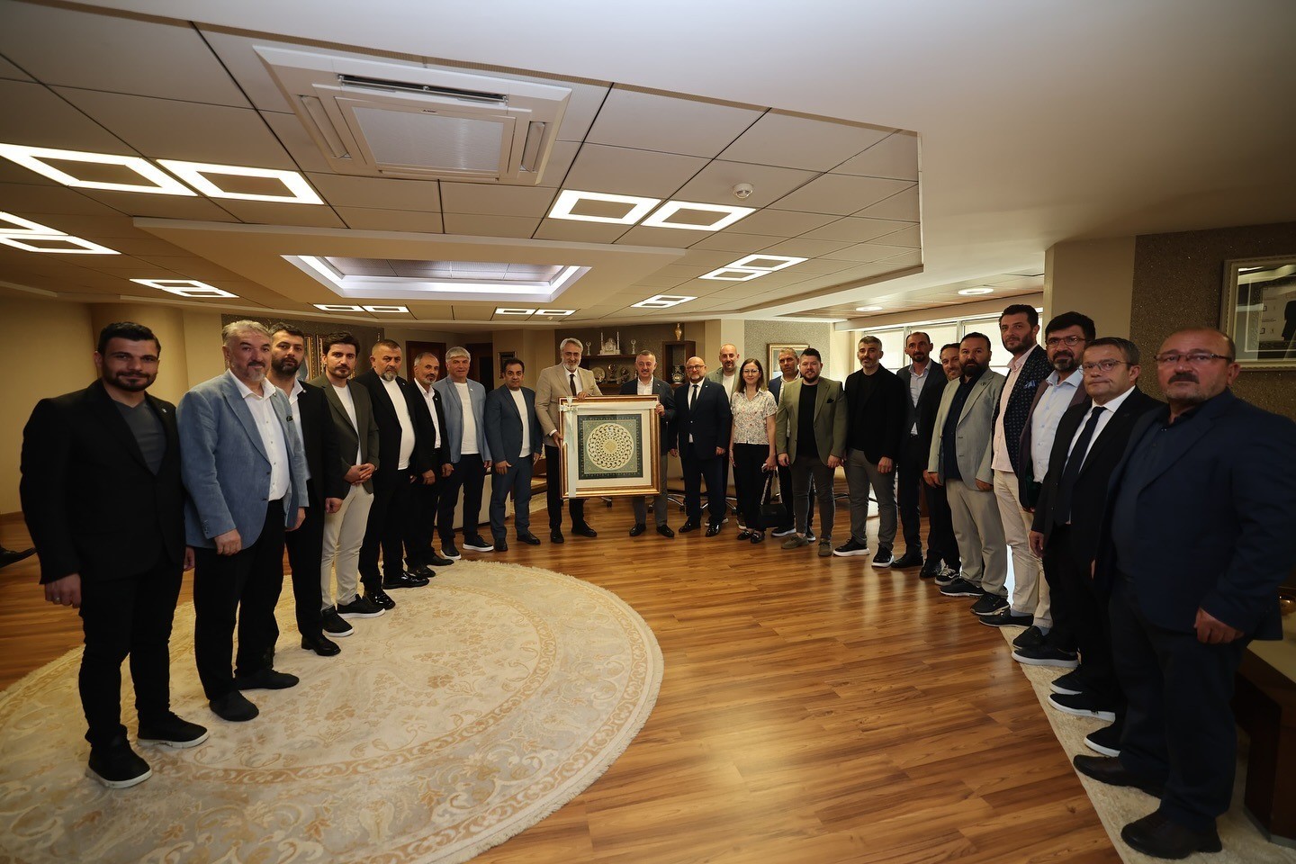 Başkan Büyükakın, güven tazeleyen federasyon başkanı ve yönetimini ağırladı