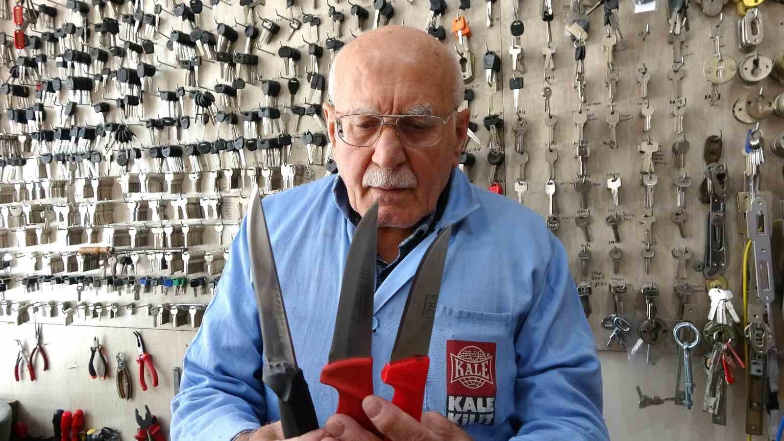Kütahya’da Kurban Bayramı öncesi ustaların bıçak bileme mesaisi başladı