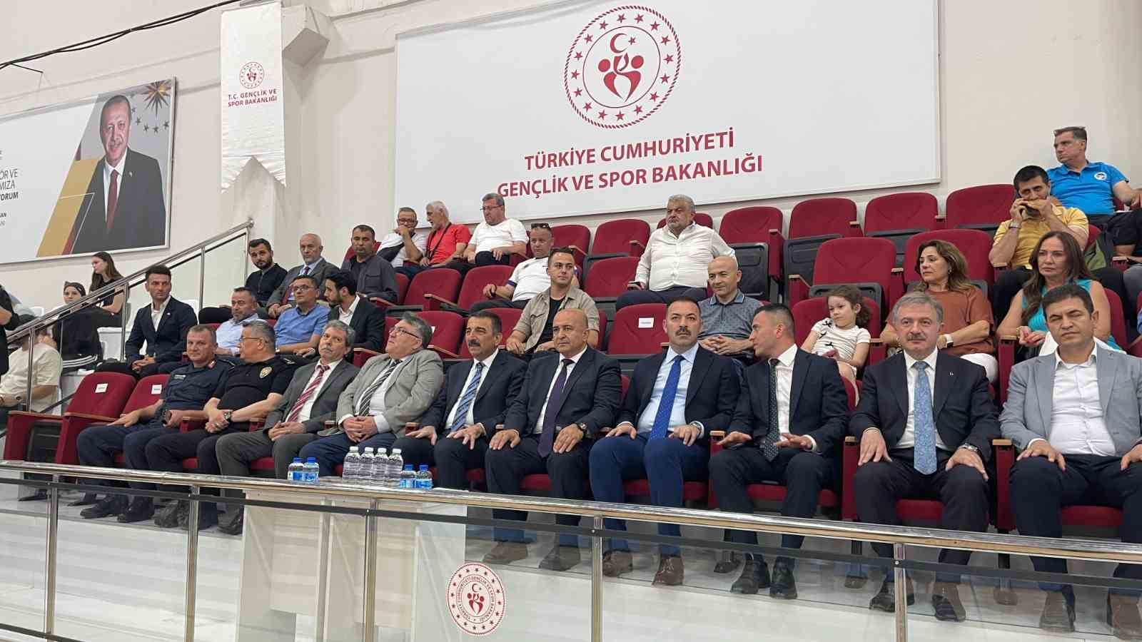 Karate Premier Ligi heyecanı Zonguldak’ta başladı