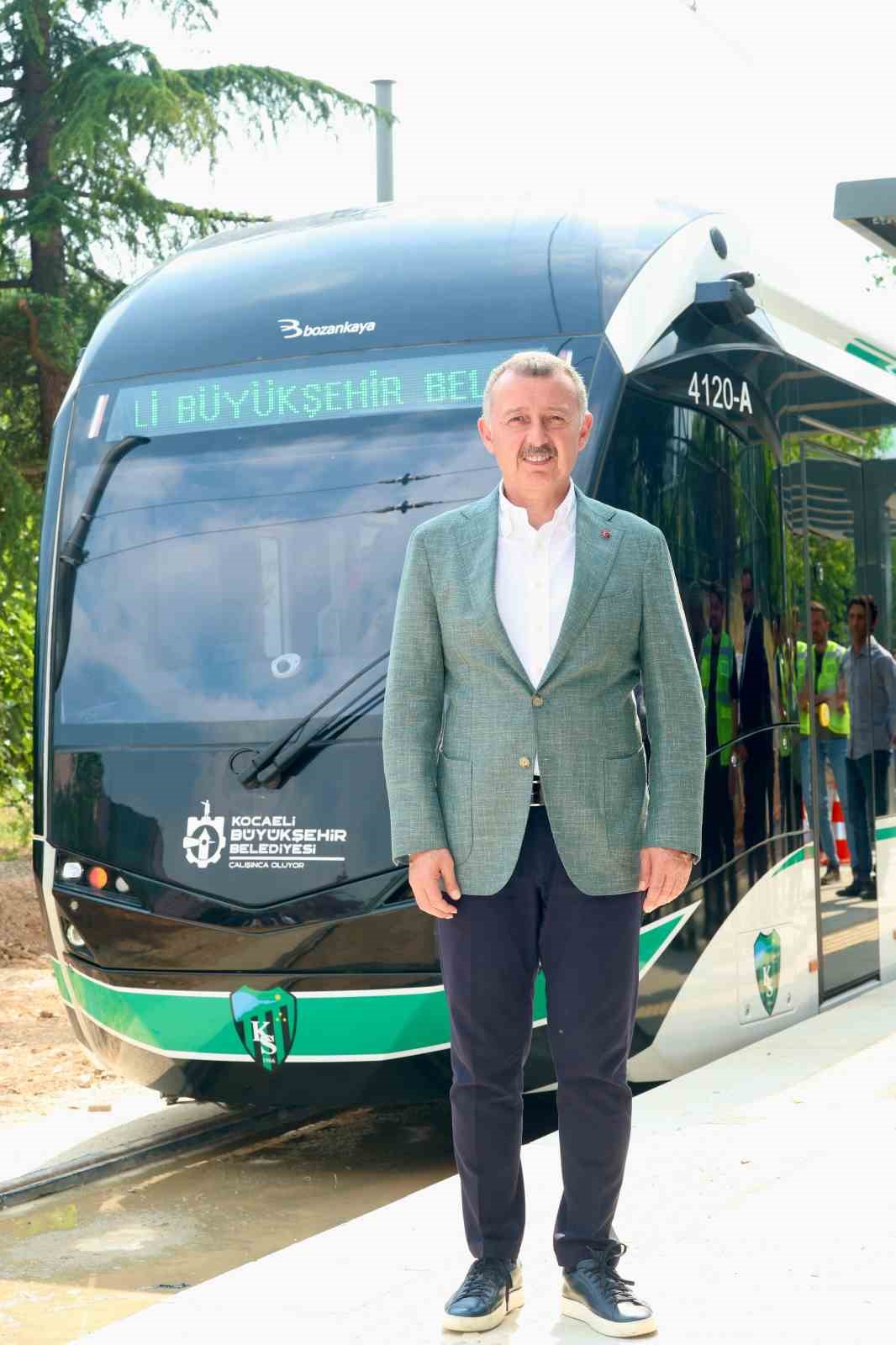 Alikahya Tramvay Hattı’nda ilk sürüş Başkan Büyükakın’dan