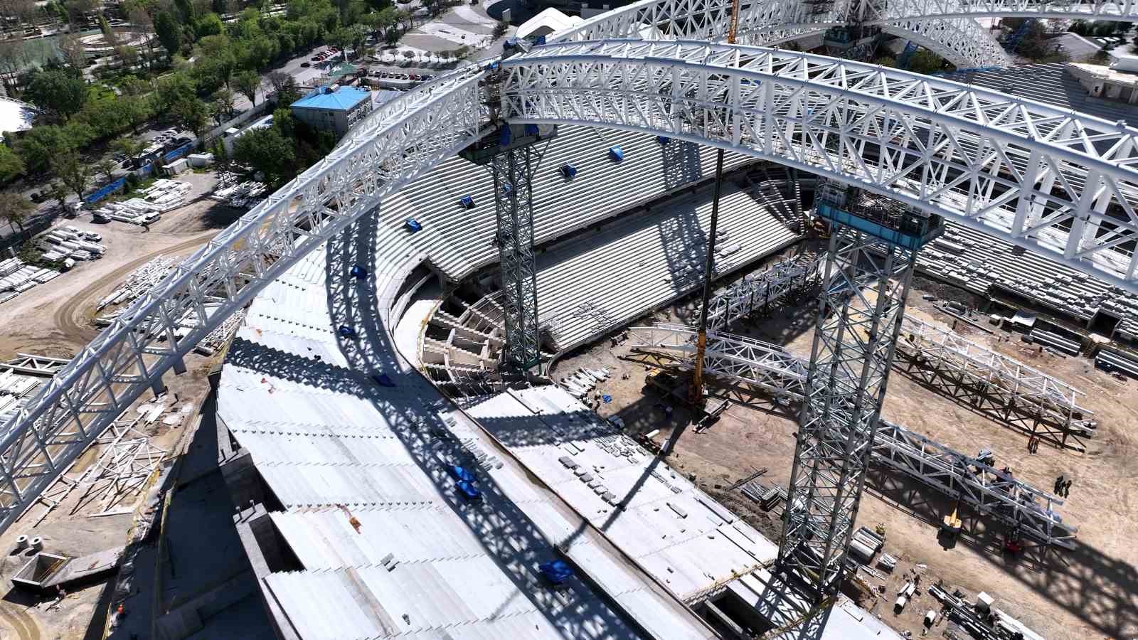 İki bakandan ’19 Mayıs Stadyumu’ paylaşımı