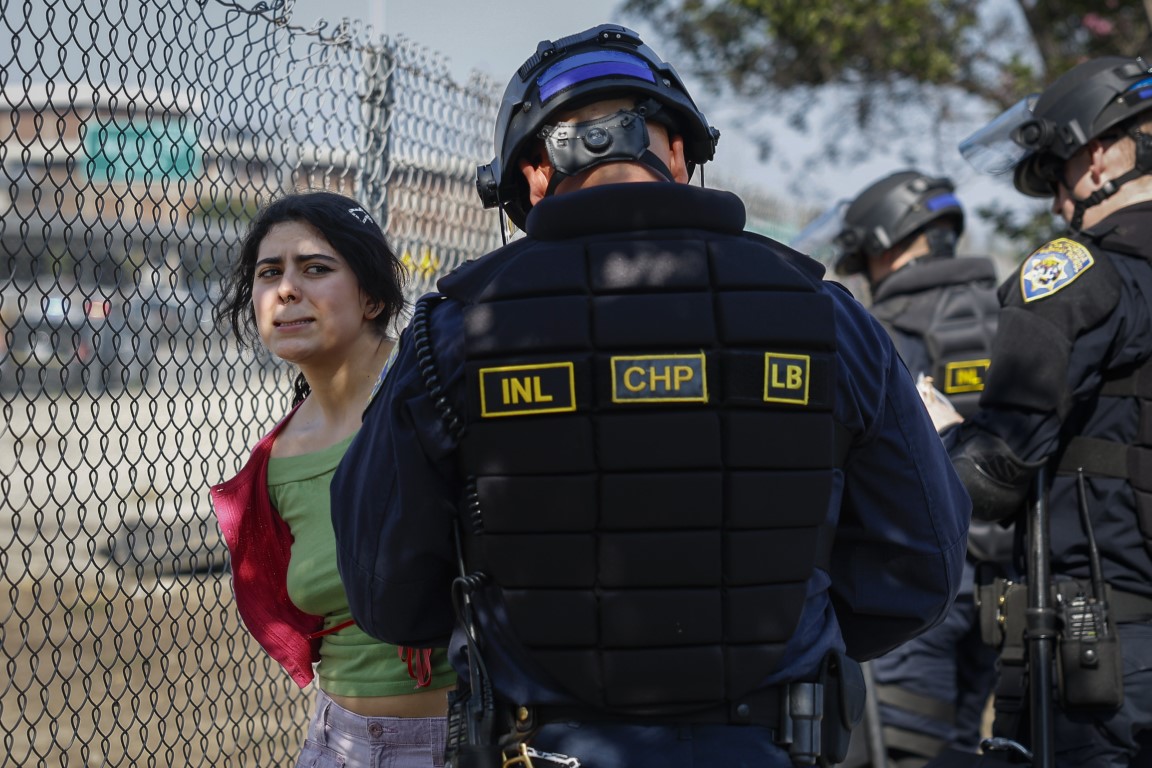 Los Angeles'ta kısmi sokağa çıkma yasağı ilan edildi