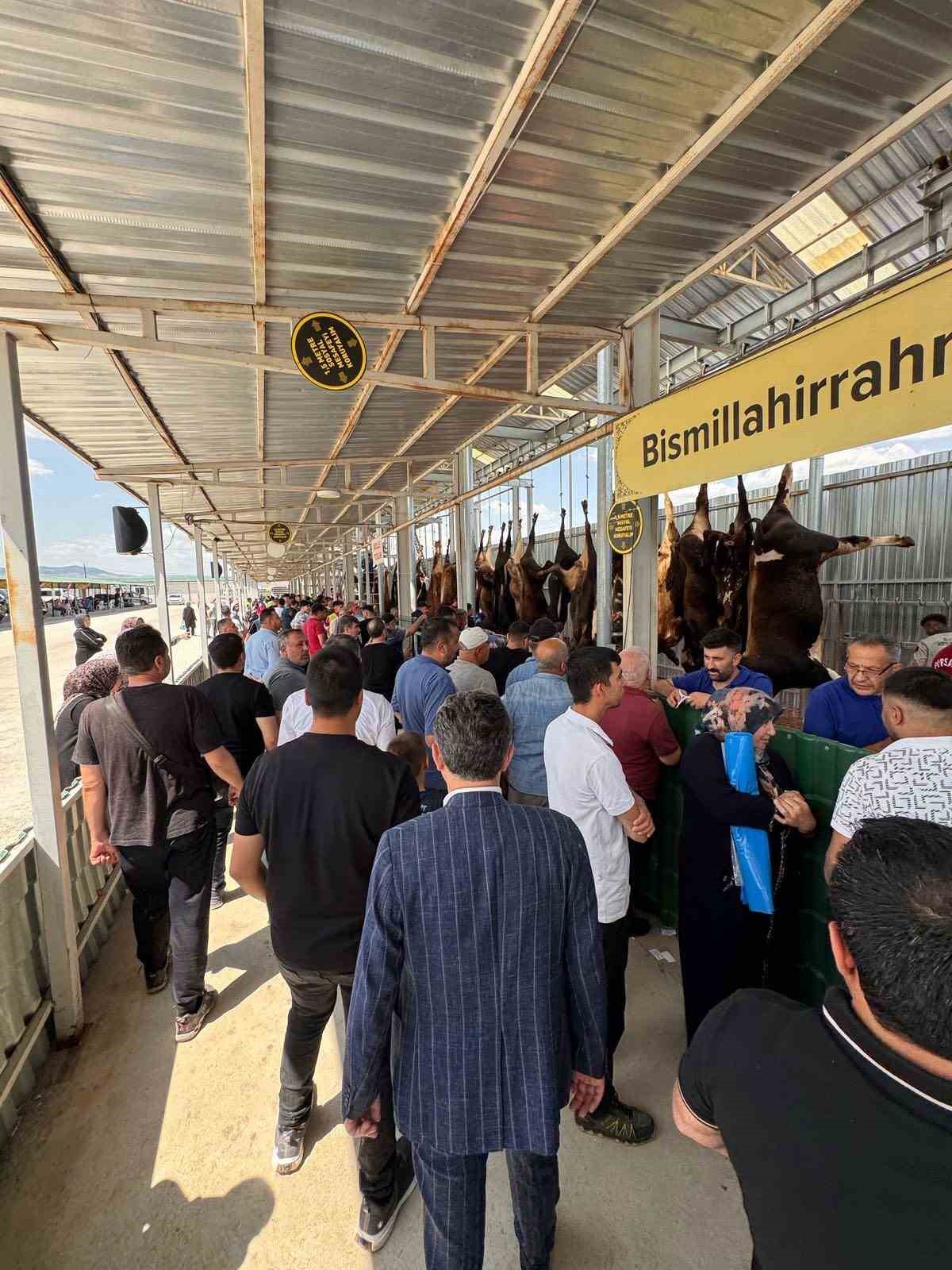 -Pursaklar Belediyesi’nden çevrim içi kurban kesimi