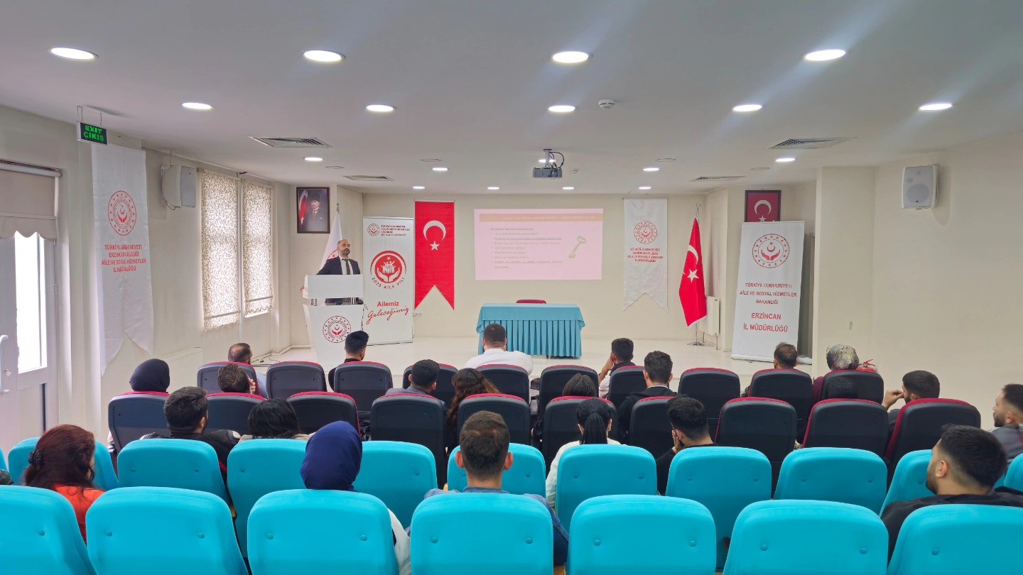 Erzincan’da evlilik kredisine başvuran çiftlere eğitim düzenlendi