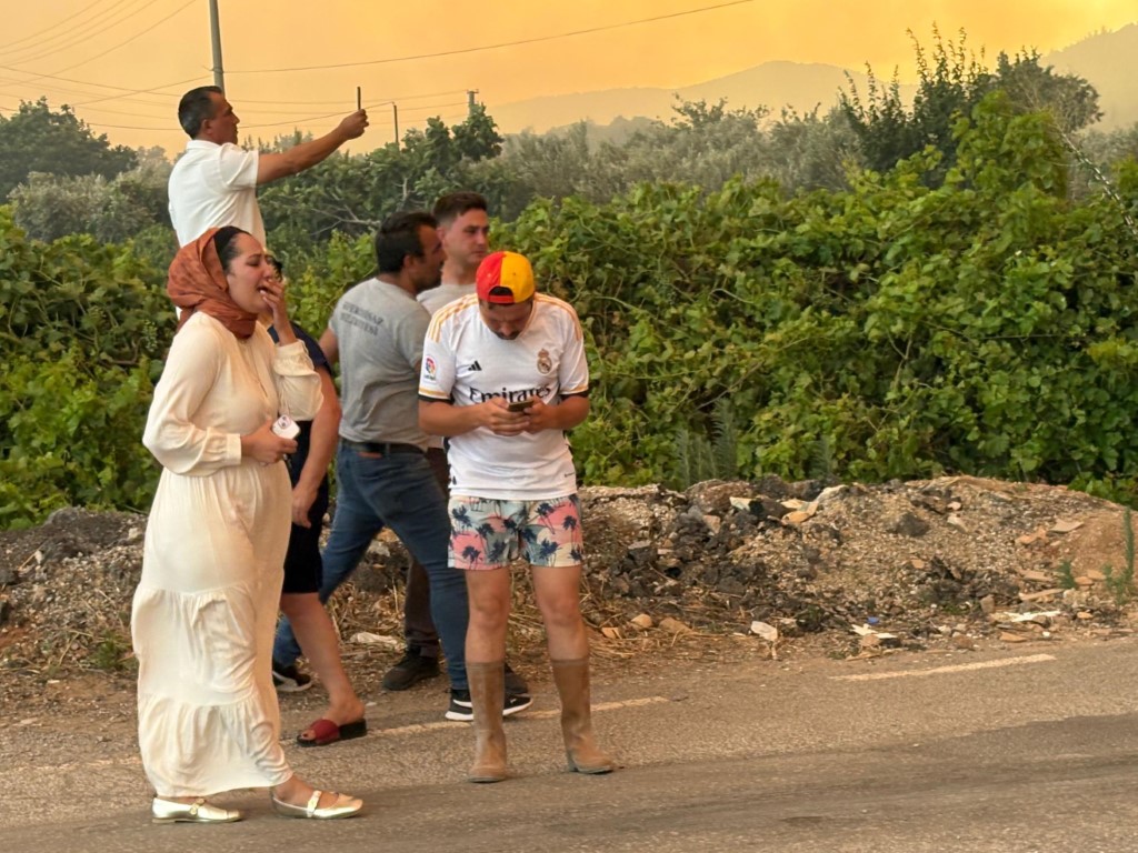 Menderes’te evler tahliye ediliyor