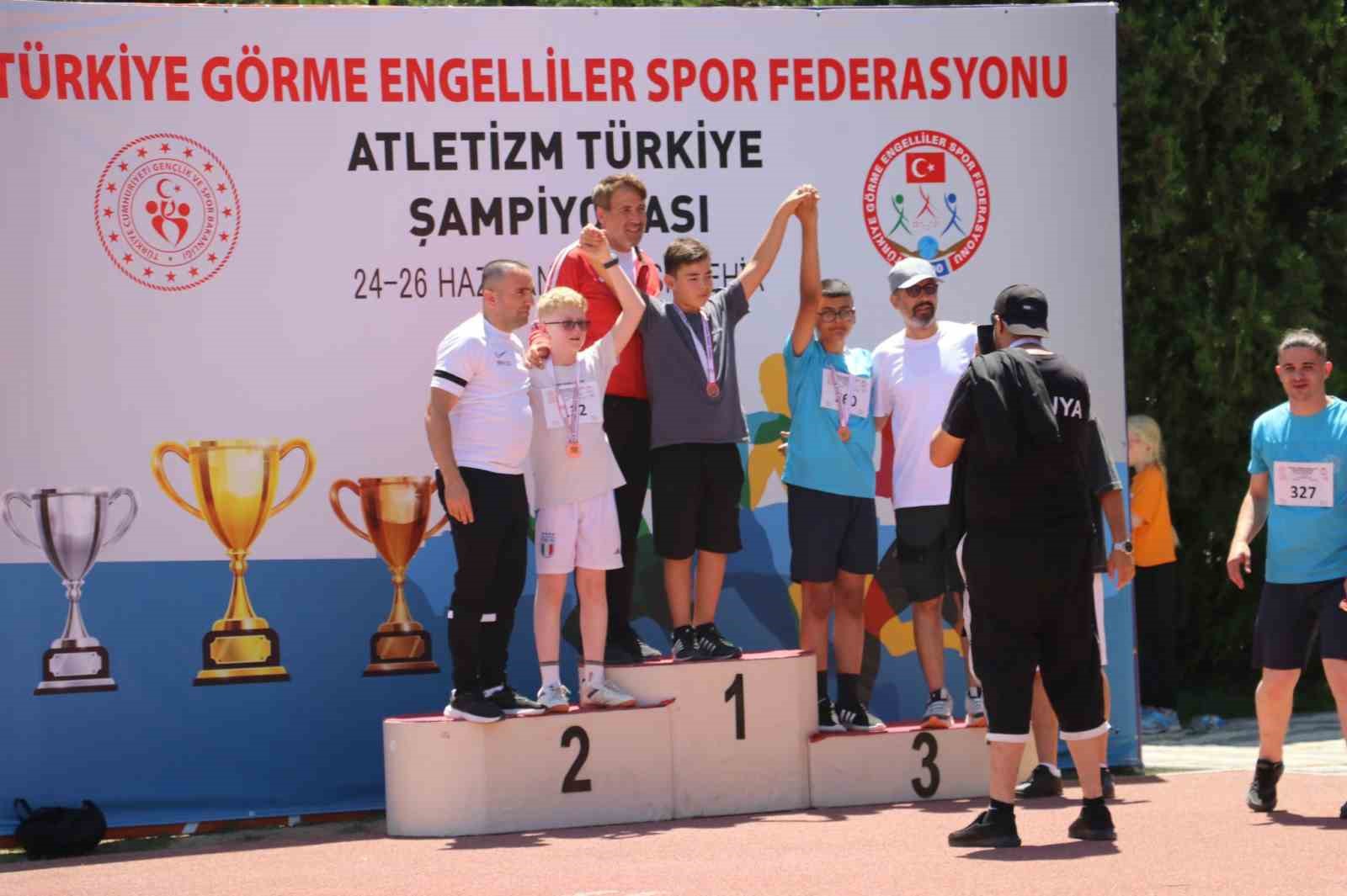’Görme Engelliler Atletizm Türkiye Şampiyonası’ sürüyor