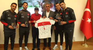 A Milli Takım’dan Aziz Sancar’a ziyaret