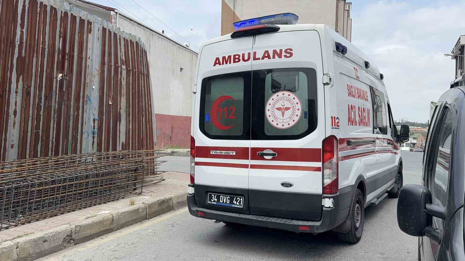 Başakşehir’de bir inşaatın duvarı, işçinin üzerine devrildi
