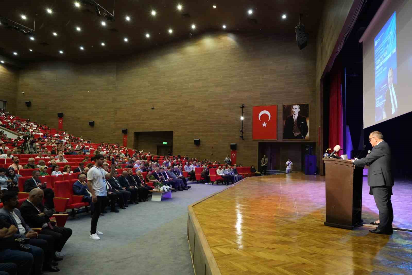 Arnavutluk Eski Büyükelçisi Genji Mucaj’a Fahri Doktora Ünvanı