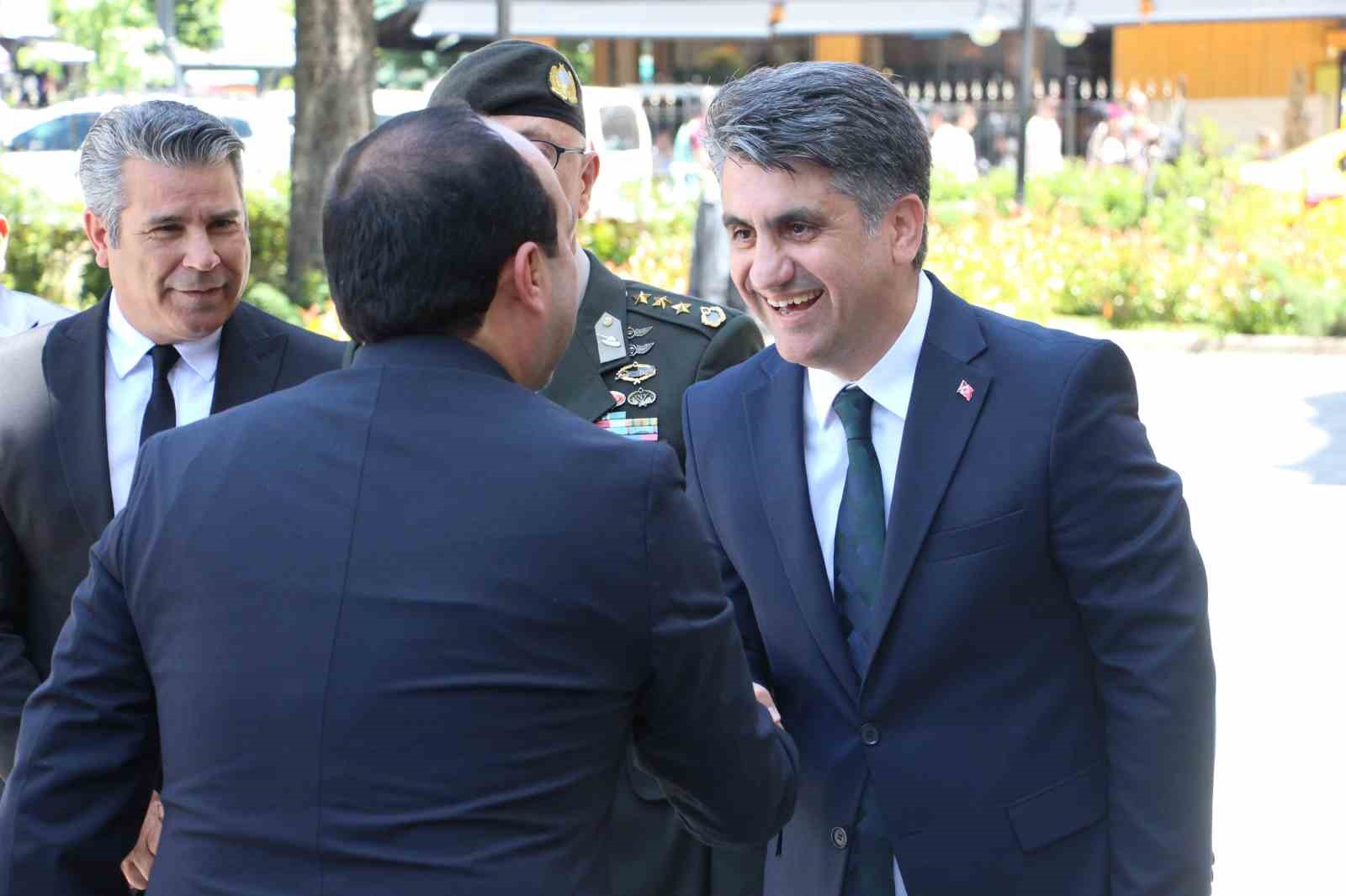 Bolu’da protokol bayramlaştı