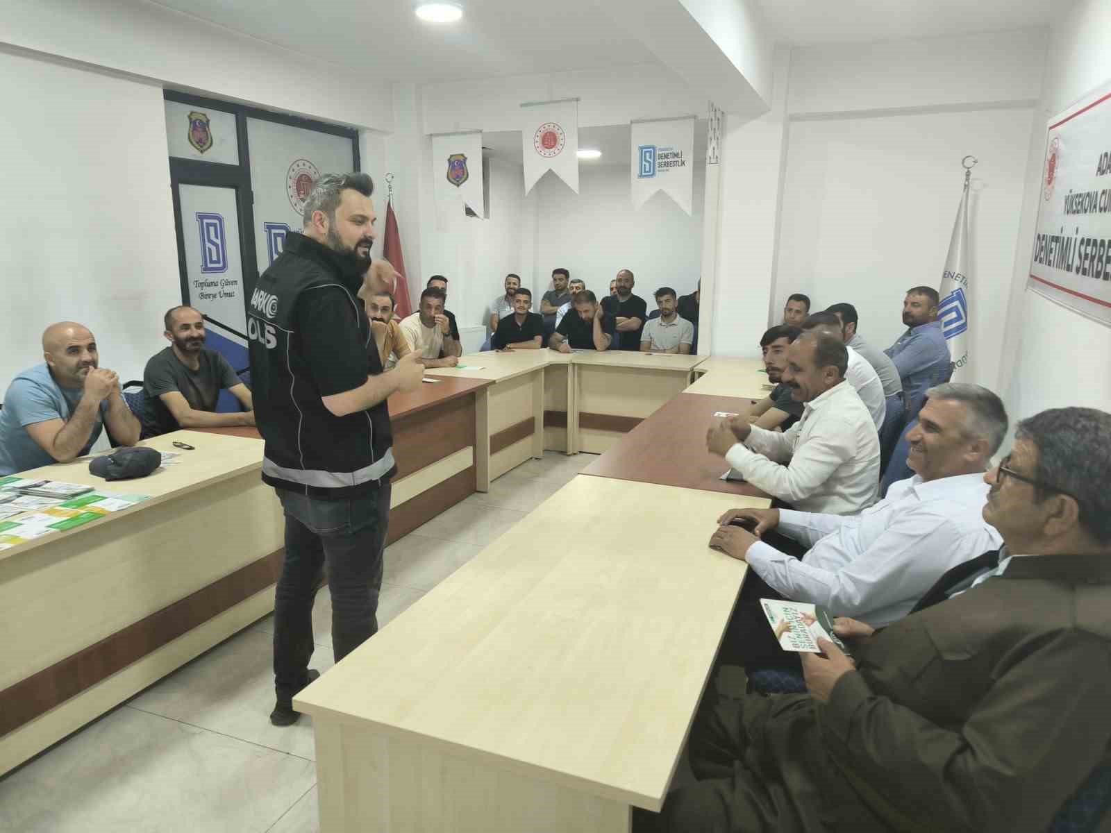 Hakkari emniyeti bin 500 broşürle UYUMA ve NARVAS tanıtıldı