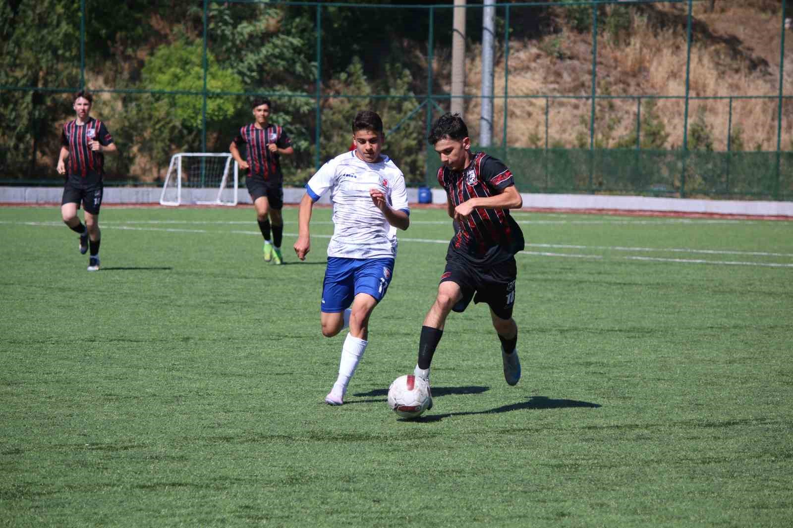 U17 Türkiye Futbol Şampiyonası Karabük’te başladı