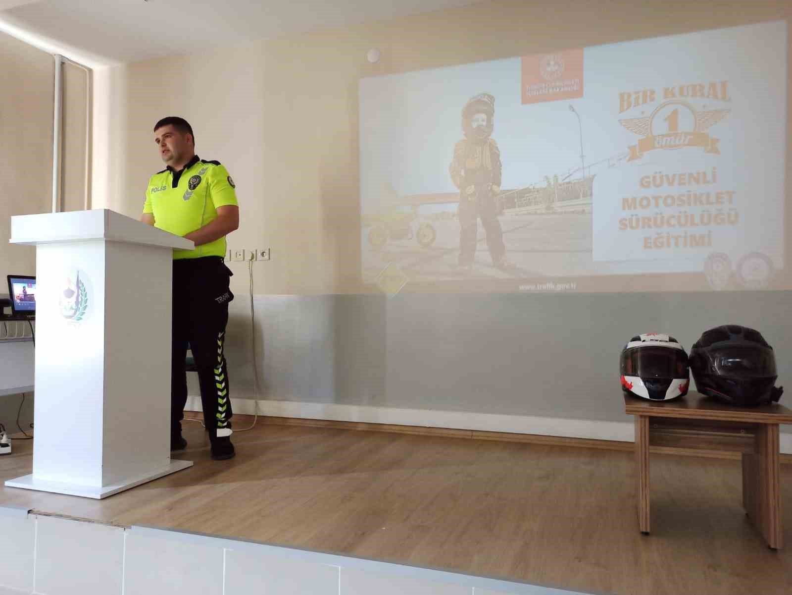 Karacasu’da öğrencilere trafik bilinci eğitimi verildi