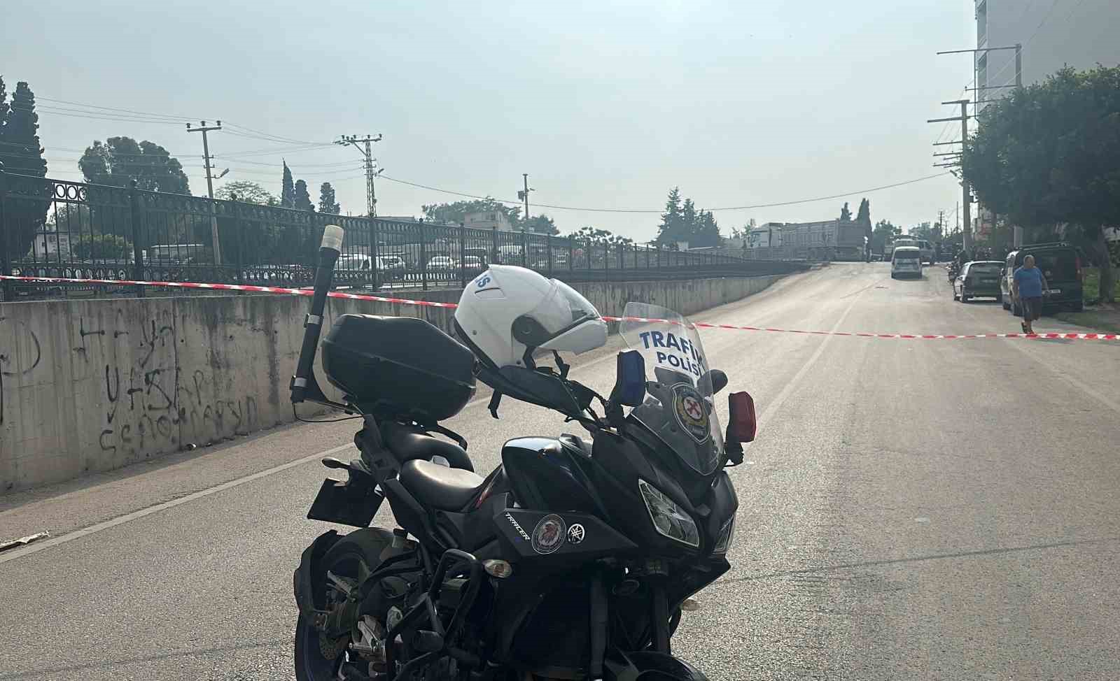 Yolun karşısına geçerken tırın çarptığı kadın hayatını kaybetti