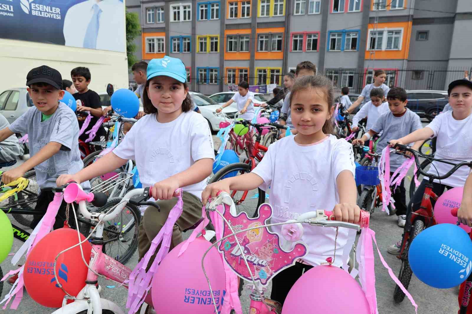 Dünya Bisiklet Günü’nde özgürce pedal çevirdiler