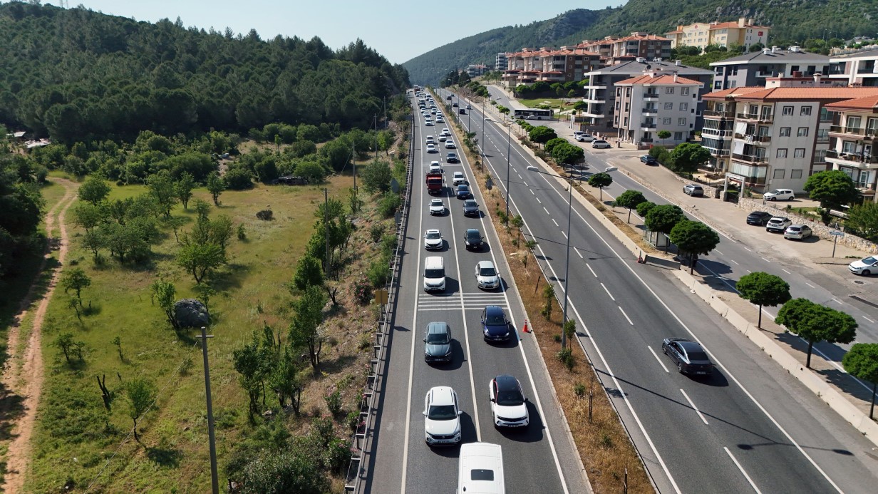 Kurban Bayramı’nda Muğla’ya yerli turist akını: Yollarda uzun kuyruklar oluştu
