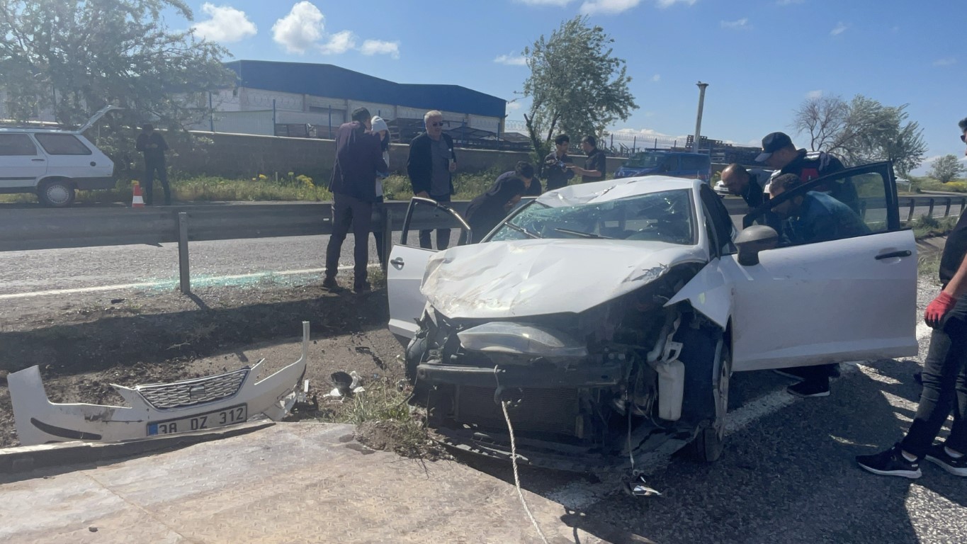 Nevşehir’de takla atan otomobil refüje devrildi: 4 kişilik aile yaralandı
