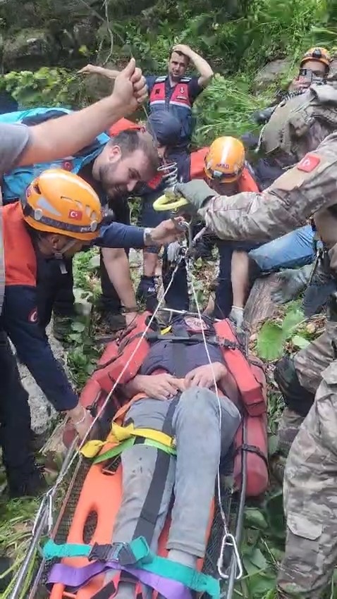 Protez ayağı çıkınca Uludağ eteklerinde mahsur kaldı