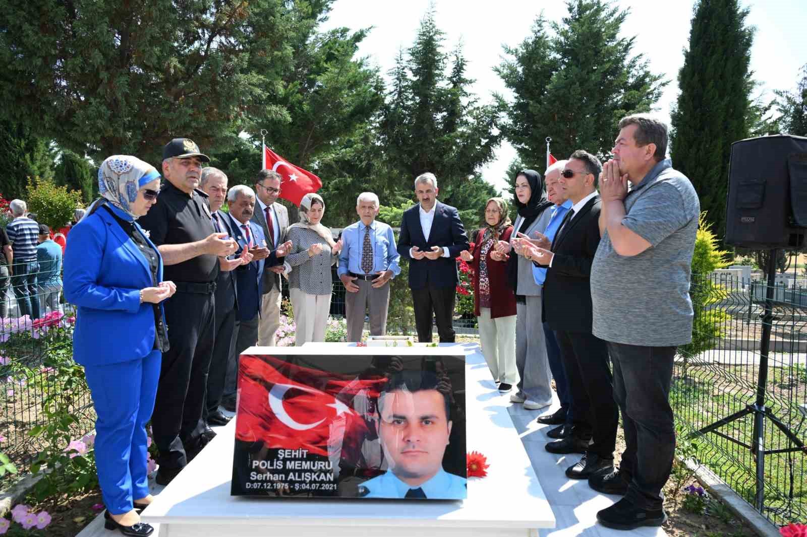 Şehit Polis Memuru Nefize Çetin Özsoy kabri başında dualarla anıldı