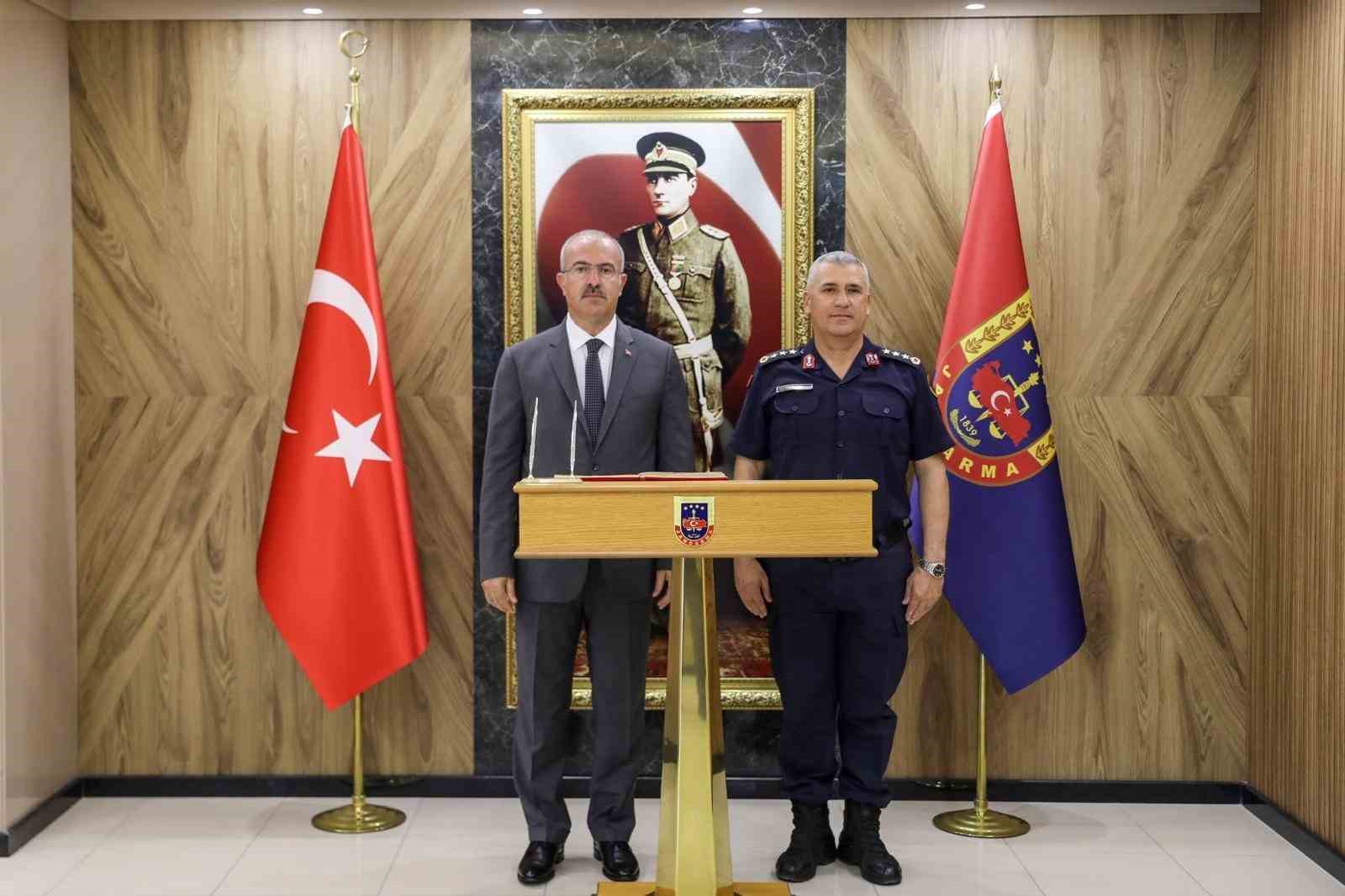 Vali Toroman, Jandarma Teşkilatını ziyaret ederek 186’ncı kuruluş yıldönümünü kutladı