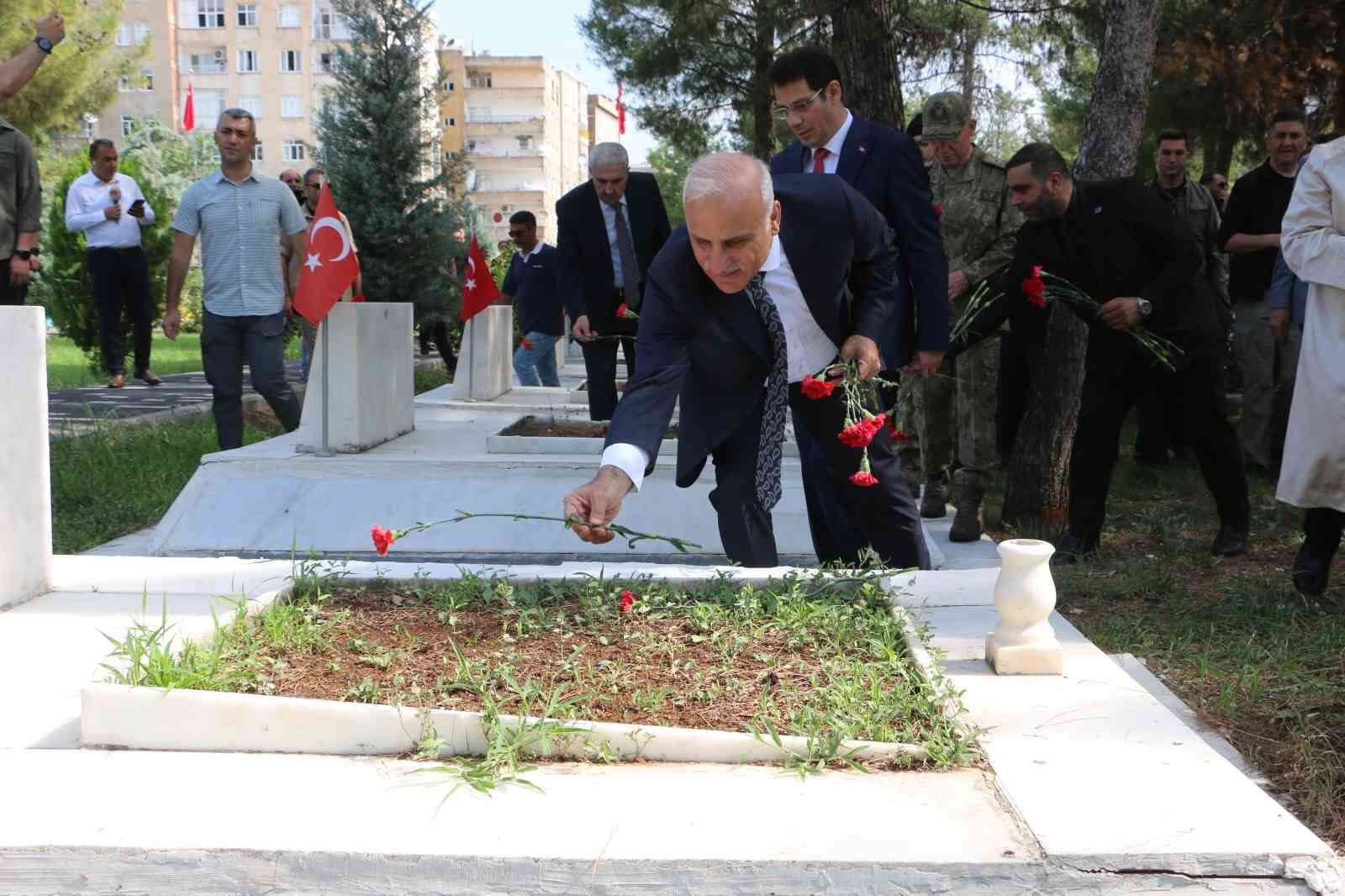 15 Temmuz şehitleri Diyarbakır’da dualarla anıldı