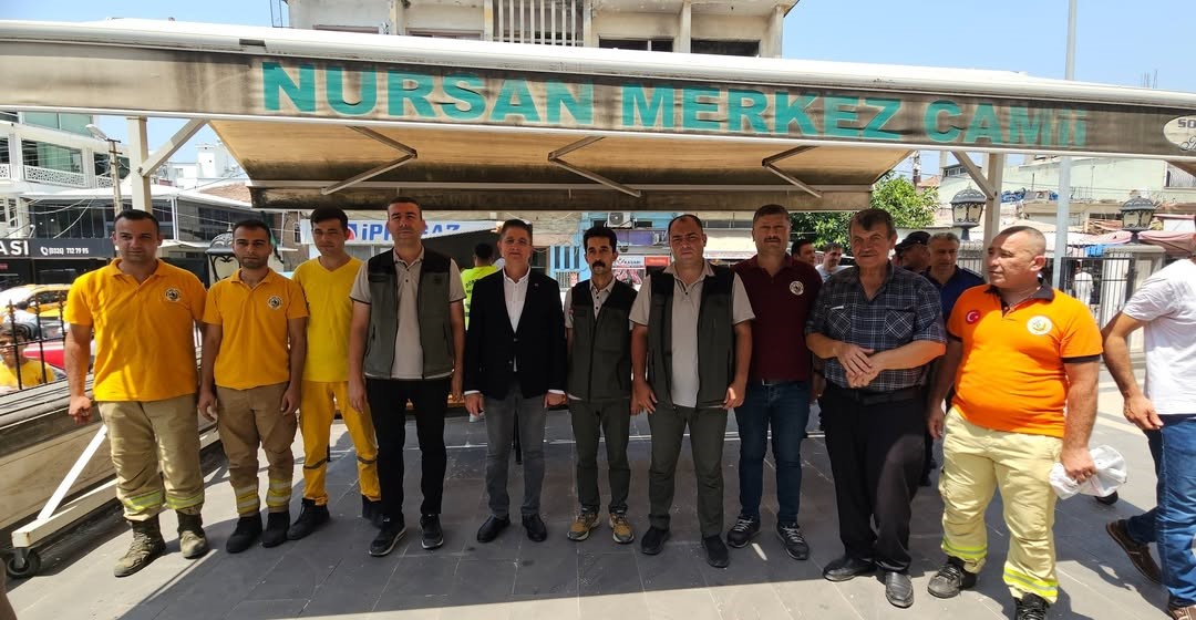 Dörtyol’da orman yangınında şehit düşen kahramanlar için helva dağıtıldı