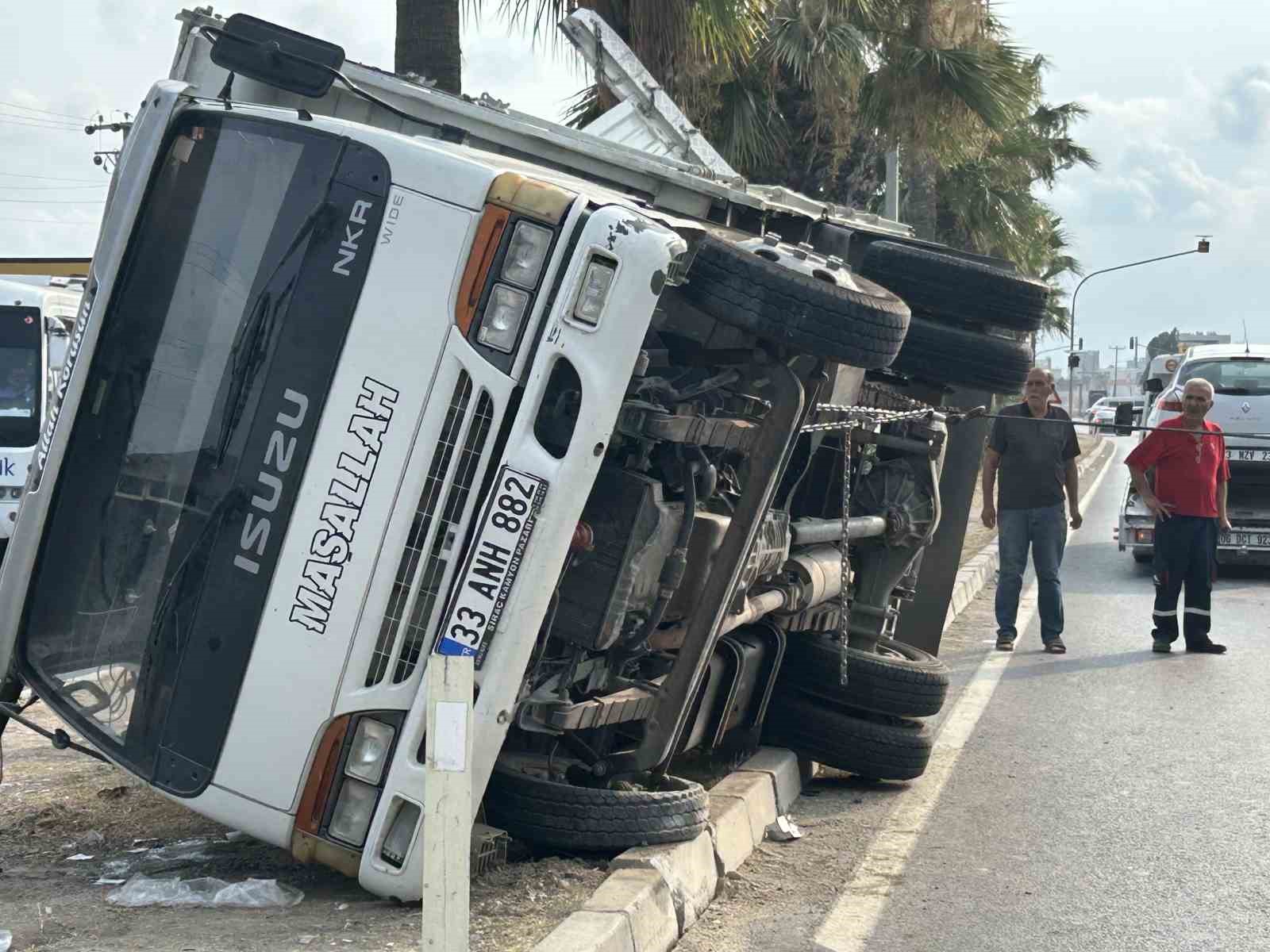Tarsus’ta trafik kazası: 2 yaralı