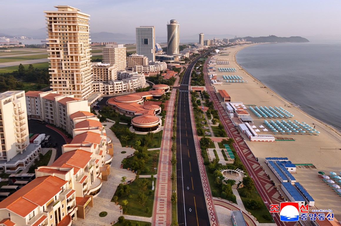 Kuzey Kore yeni açılan dev tatil kompleksine yabancı misafir kabulünü askıya aldı