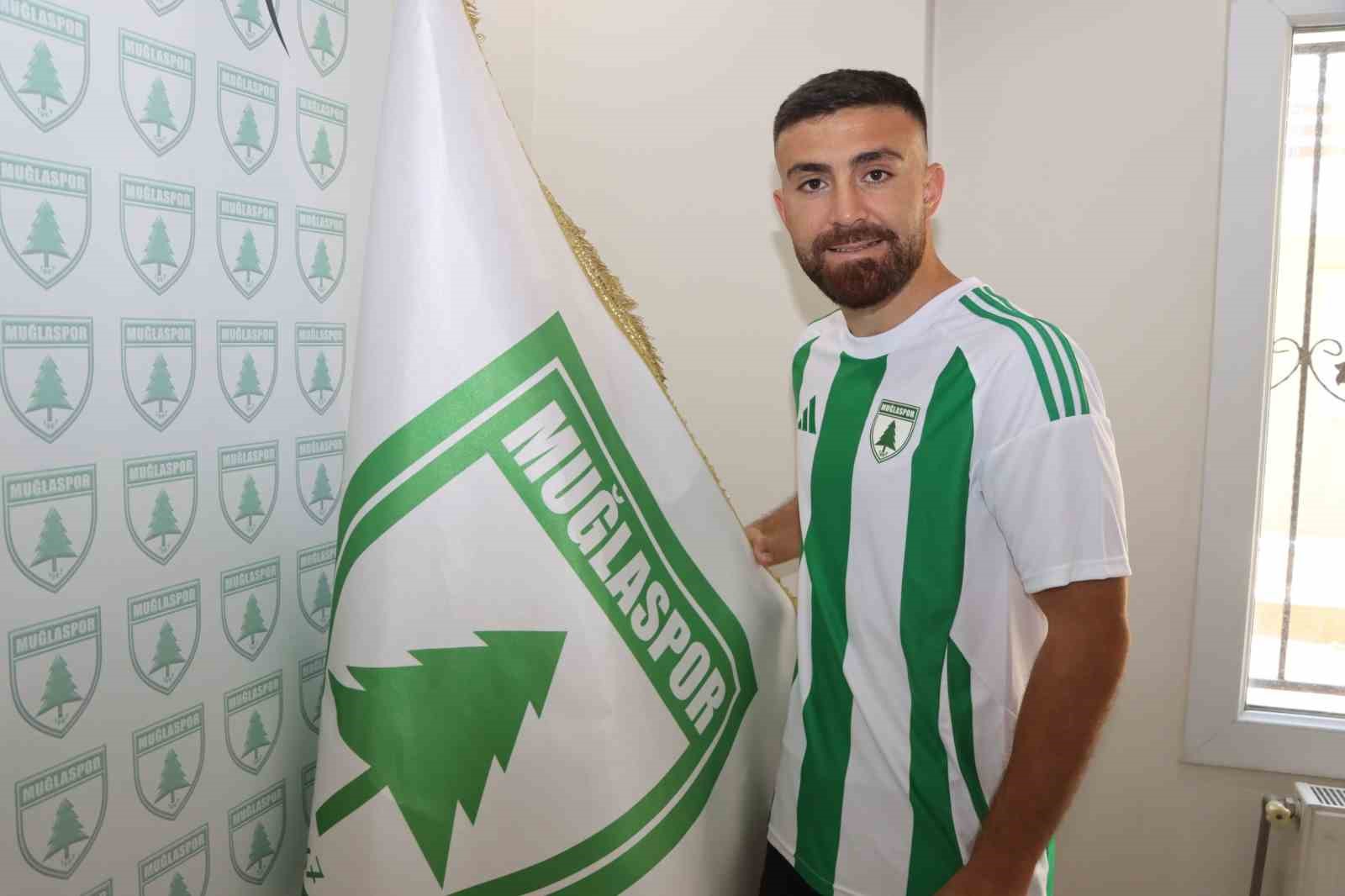 Muğlaspor, orta sahasına taze kan