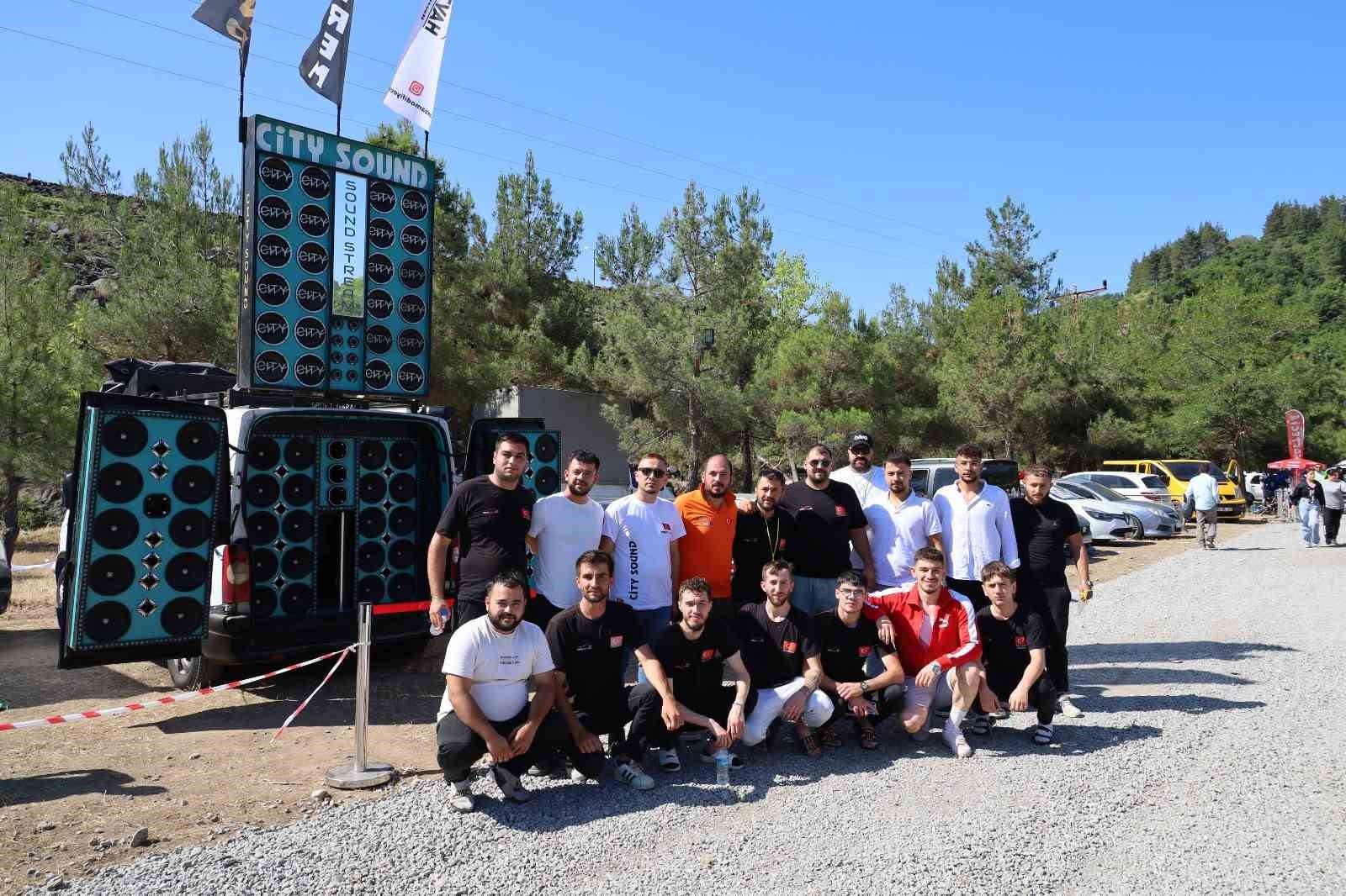 Modifiye tutkunları, Bafra’da fuarda buluştu