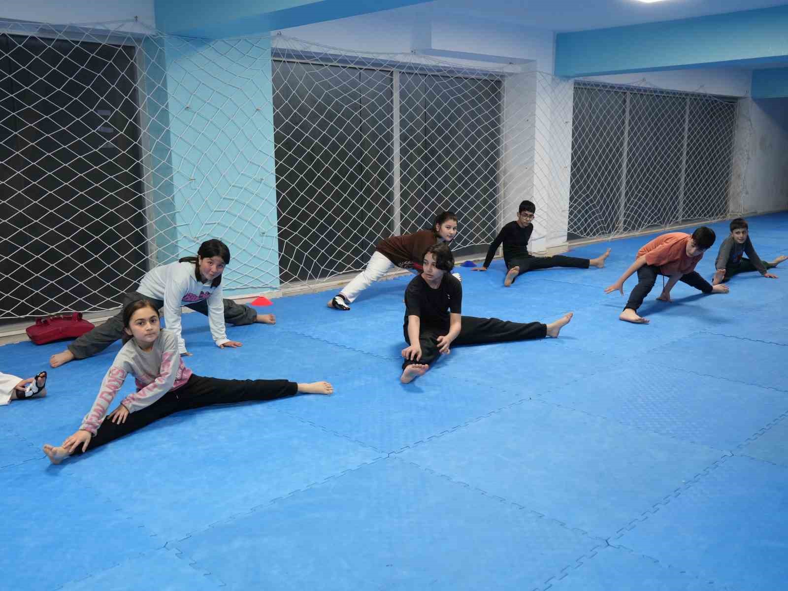 Tesadüfen tanıştığı taekwondoda Avrupa şampiyonu oldu, şimdi hedefi olimpiyatlar
