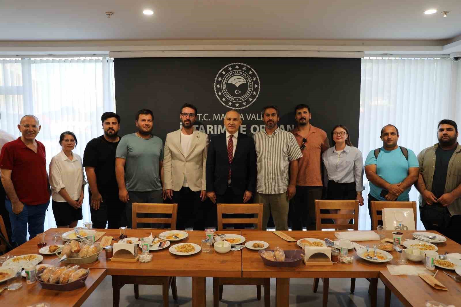 Müdür Öztürk dualarla görevine veda etti