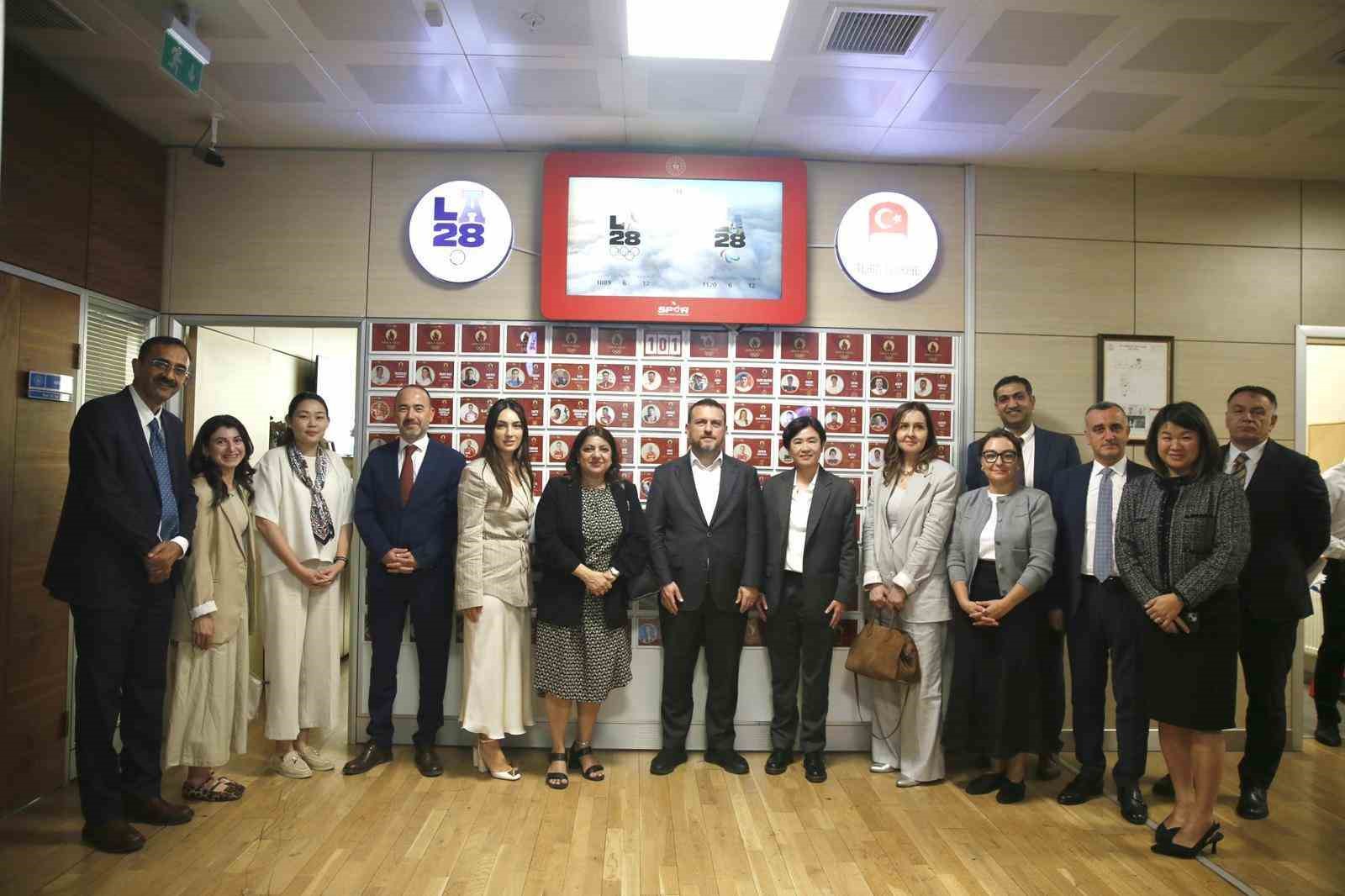 Asya Kalkınma Bankası heyetinden Gençlik ve Spor Bakanlığı’na ziyaret