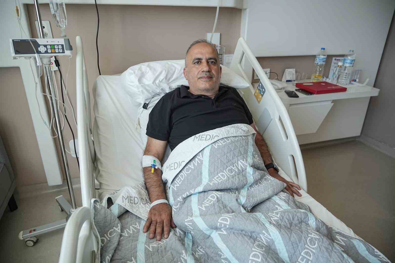 İki böbreğinde tümör tespit edilen hasta, kapalı cerrahiyle sağlığına kavuştu