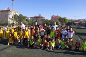 Çocuklara yönelik futbol kursu başladı